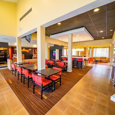Iowa Inn Bettendorf Quad Cities Екстериор снимка