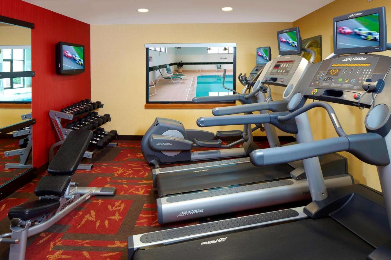 Iowa Inn Bettendorf Quad Cities Екстериор снимка