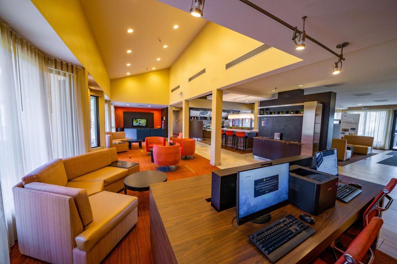 Iowa Inn Bettendorf Quad Cities Екстериор снимка