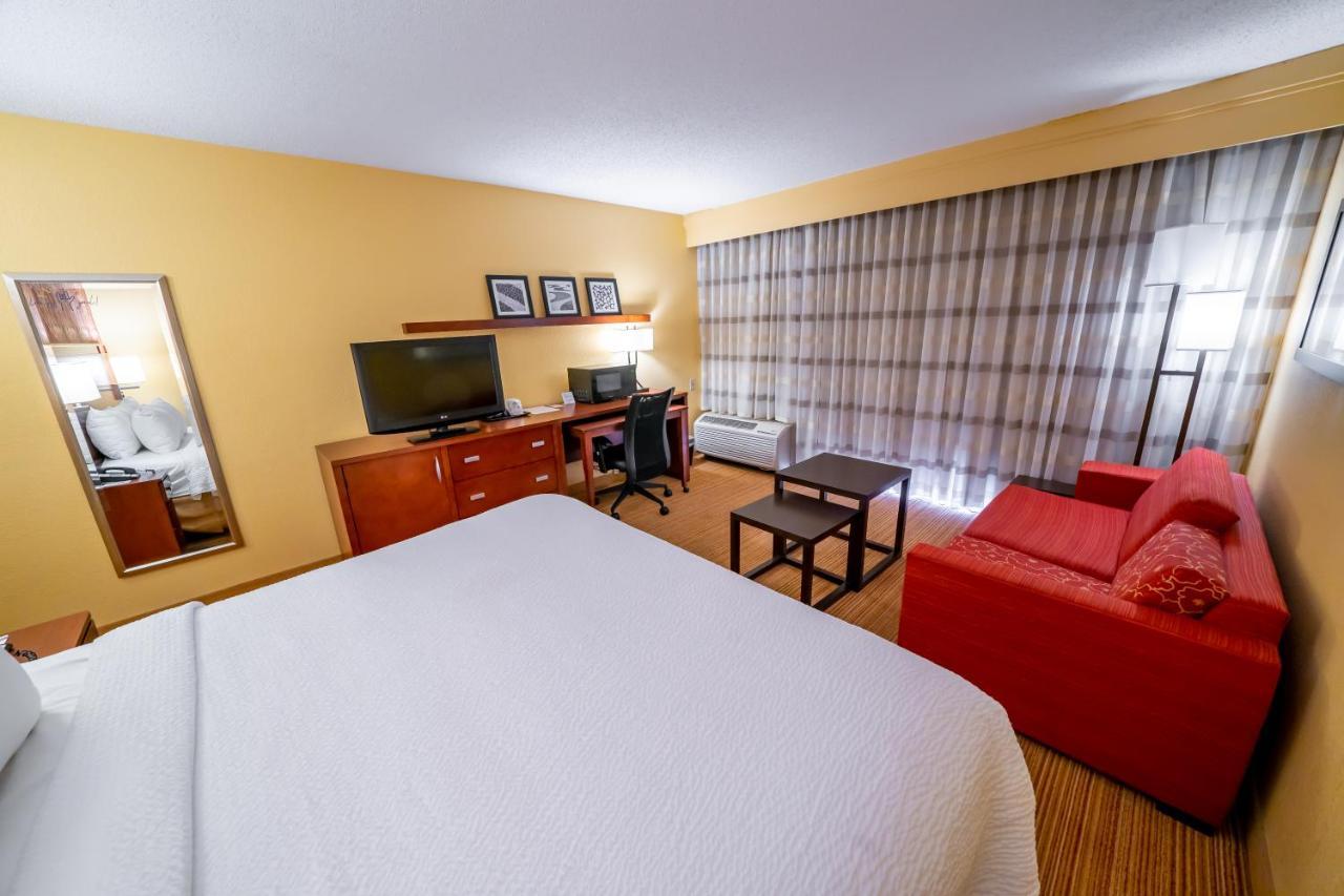 Iowa Inn Bettendorf Quad Cities Екстериор снимка