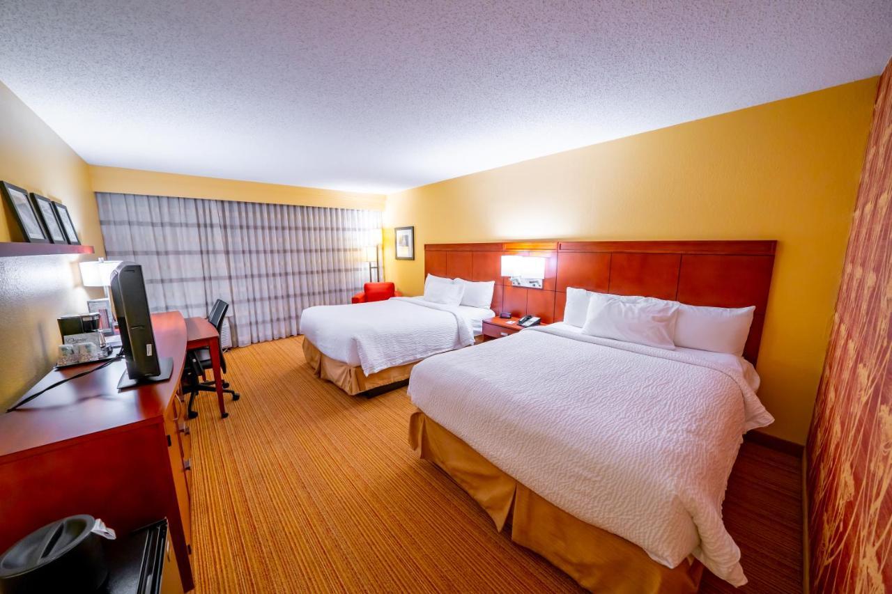 Iowa Inn Bettendorf Quad Cities Екстериор снимка