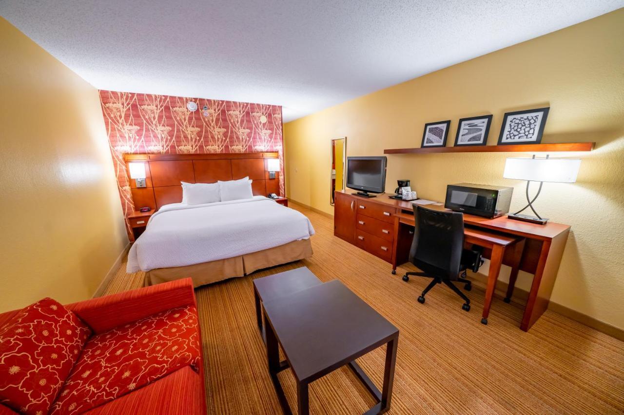 Iowa Inn Bettendorf Quad Cities Екстериор снимка