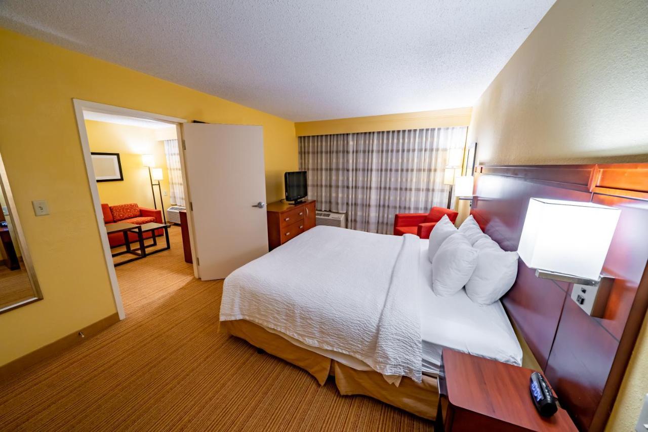 Iowa Inn Bettendorf Quad Cities Екстериор снимка