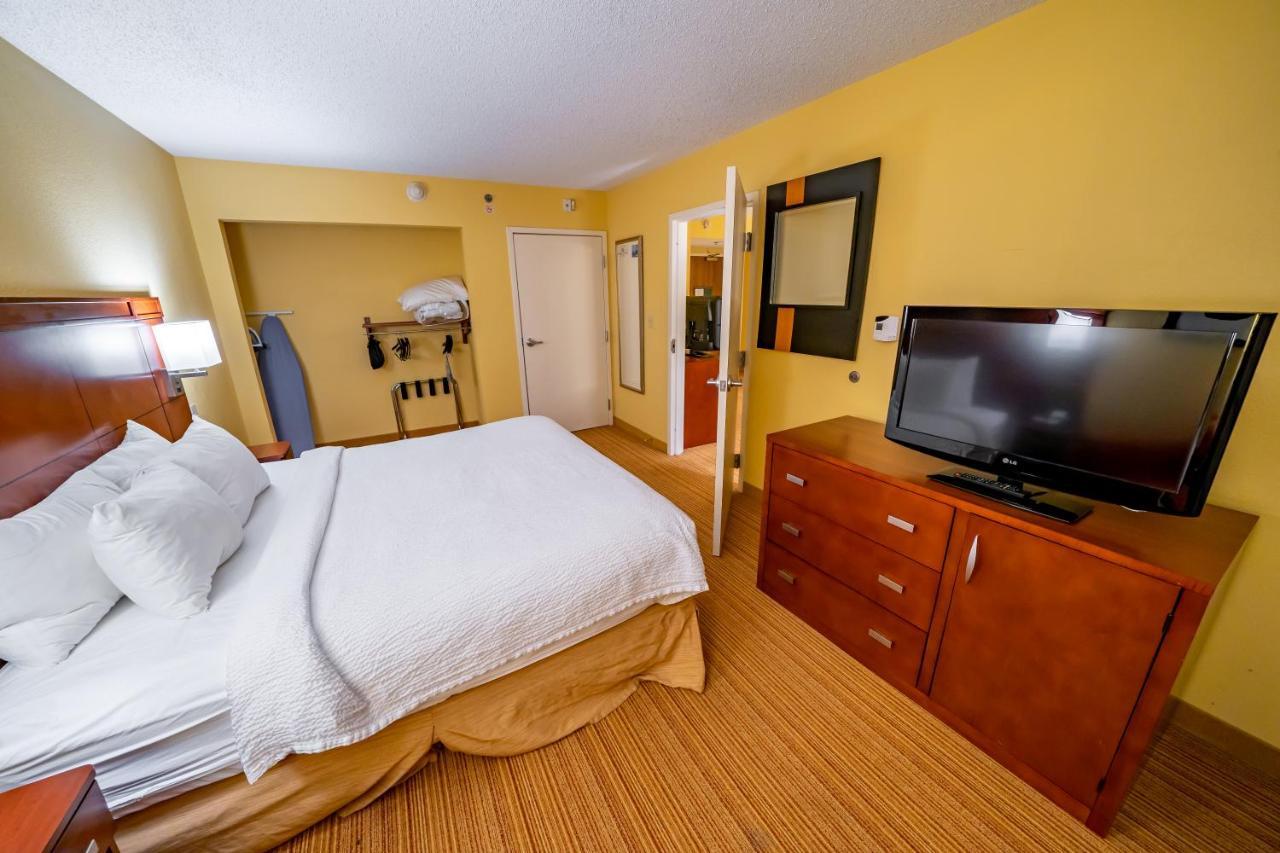 Iowa Inn Bettendorf Quad Cities Екстериор снимка