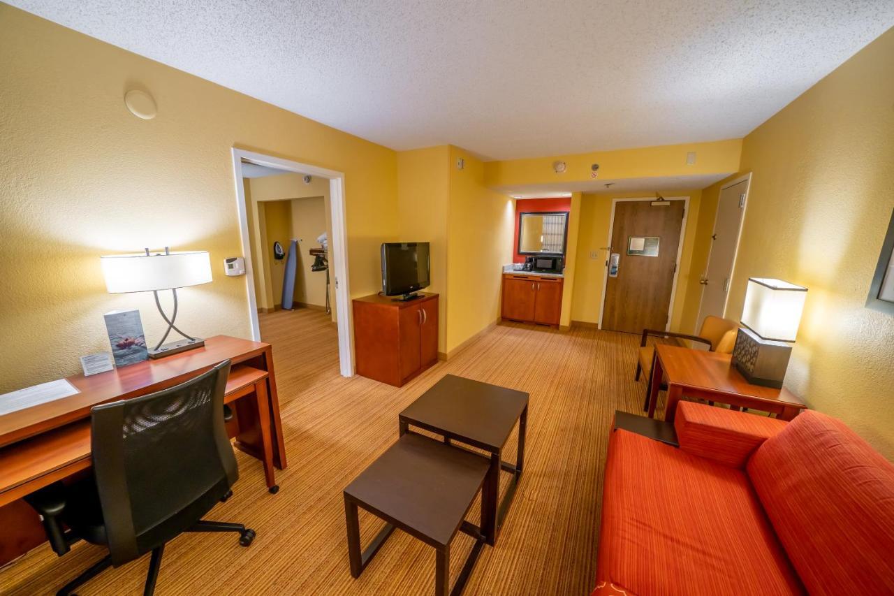 Iowa Inn Bettendorf Quad Cities Екстериор снимка