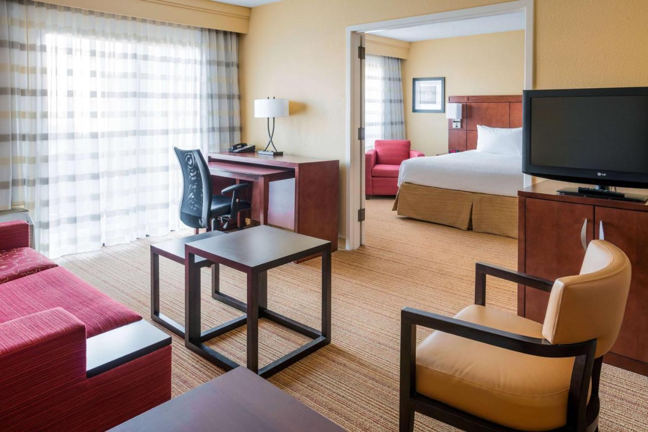 Iowa Inn Bettendorf Quad Cities Екстериор снимка