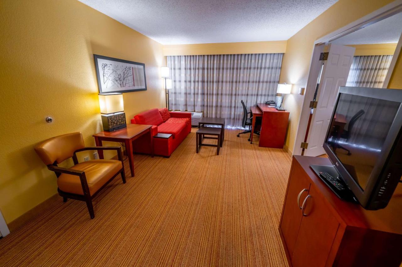 Iowa Inn Bettendorf Quad Cities Екстериор снимка
