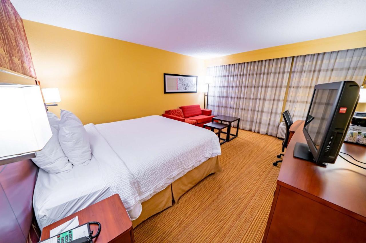 Iowa Inn Bettendorf Quad Cities Екстериор снимка