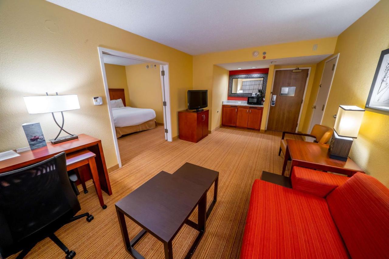 Iowa Inn Bettendorf Quad Cities Екстериор снимка