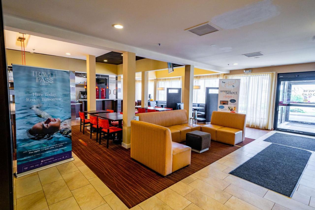 Iowa Inn Bettendorf Quad Cities Екстериор снимка