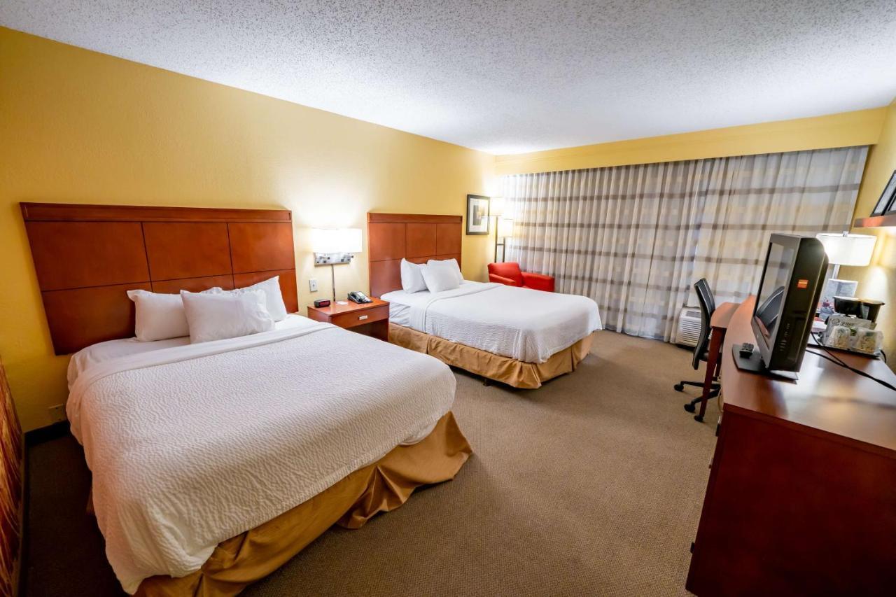 Iowa Inn Bettendorf Quad Cities Екстериор снимка