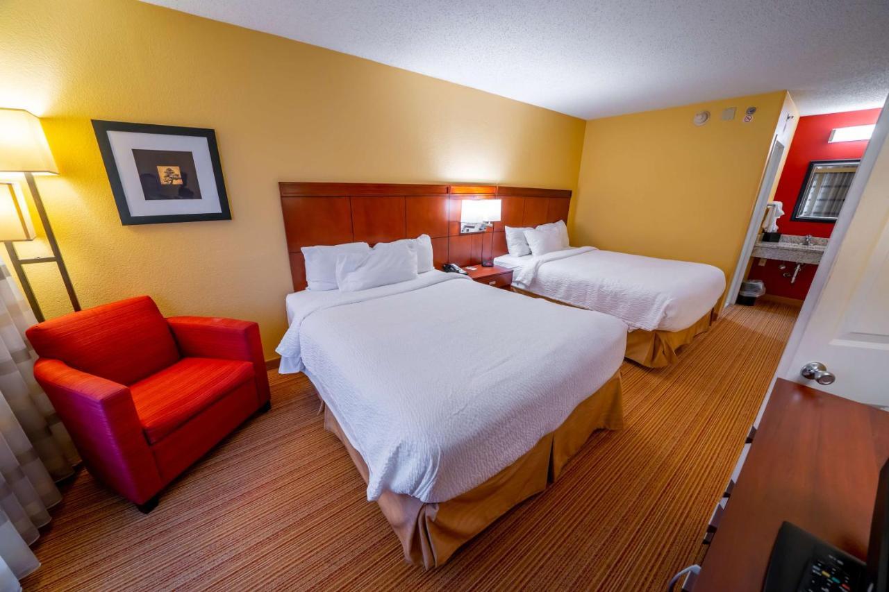 Iowa Inn Bettendorf Quad Cities Екстериор снимка