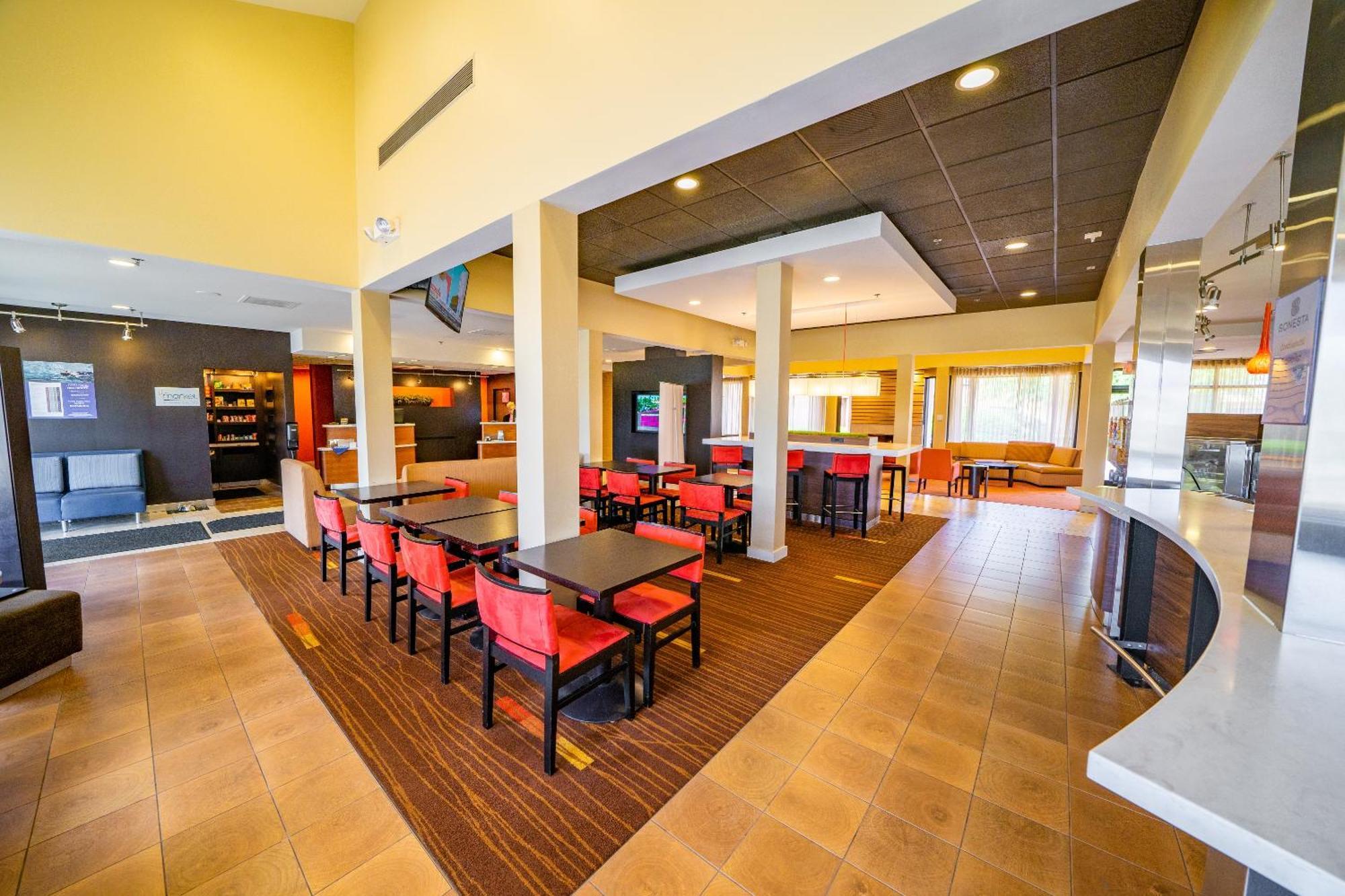 Iowa Inn Bettendorf Quad Cities Екстериор снимка